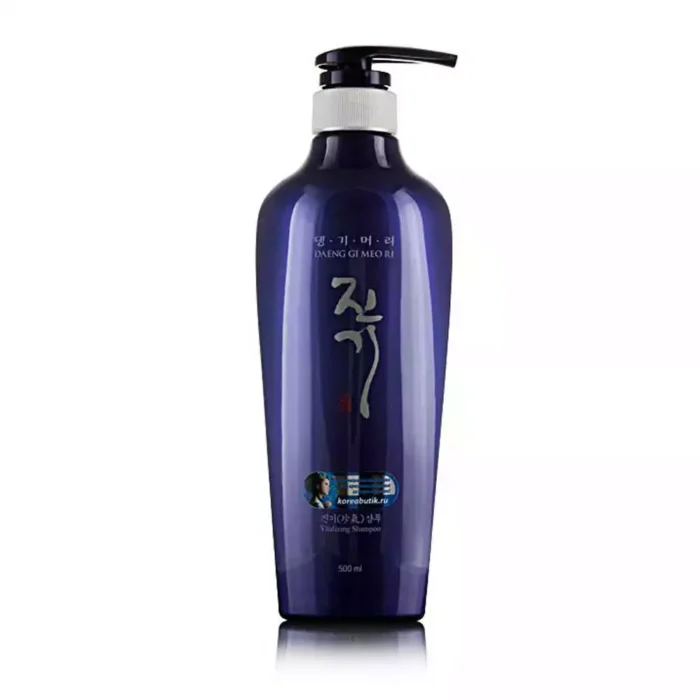 Шампунь для лечения и профилактики выпадения волос Daeng Gi Meo Ri Vitalizing Shampoo, 500 мл