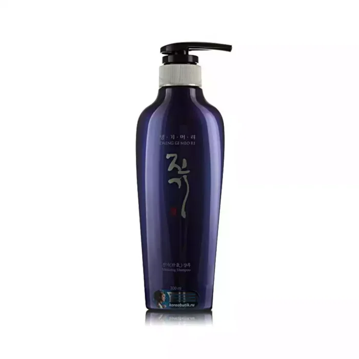Шампунь для лечения и профилактики выпадения волос Daeng Gi Meo Ri Vitalizing Shampoo, 300 мл